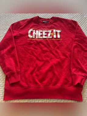 Cheez-It Logo Red Crewneck Sweatshirt on Official Kelloggs Tag Size Medium